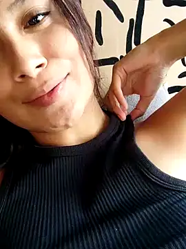 Snapshot of kinky_mila@xh chatting on December 5, 10:23 pm kinky milaxh online show from December 5, 10:23 pm