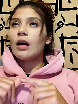 Snapshot of kinky_mila@xh chatting on December 6, 1:51 am kinky milaxh online show from December 6, 1:51 am