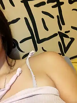 Snapshot of kinky_mila@xh chatting on December 20, 12:41 am kinky milaxh online show from December 20, 12:41 am