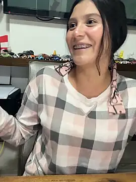 Snapshot of kinky_mila@xh chatting on December 16, 11:32 pm kinky milaxh online show from December 16, 11:32 pm