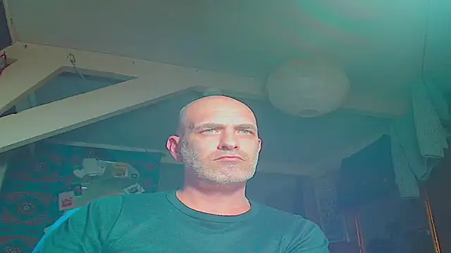 Snapshot of maxhard77 chatting on May 13, 10:17 pm maxhard77 online show from May 13, 10:17 pm