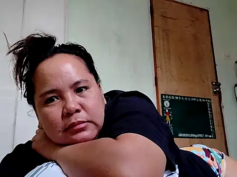 Snapshot of AasianAngelEyesXX chatting on February 10, 2:15 am AasianAngelEyesXX online show from February 10, 2:15 am