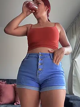 LINDA PATTY94 online show from January 28, 9:50 pm