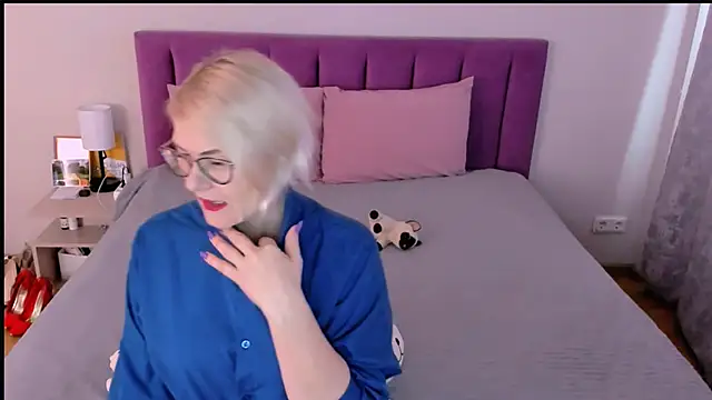 sabrinamacmarren online show from November 21, 9:52 am