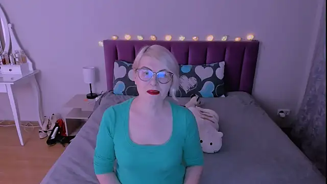 sabrinamacmarren online show from February 10, 3:49 pm