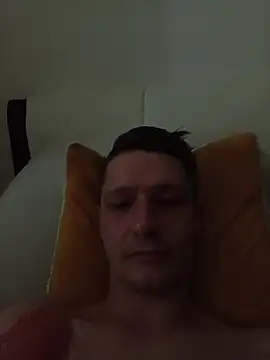Snapshot of twinksbadboyhot chatting on June 24, 3:38 am twinksbadboyhot online show from June 24, 3:38 am