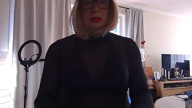 Snapshot of rachel_latex chatting on October 14, 11:27 pm rachel latex online show from October 14, 11:27 pm