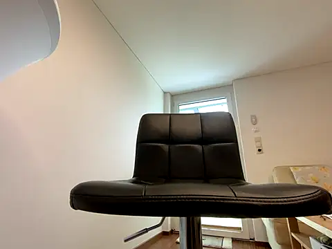 Snapshot of gerri2000 chatting on December 15, 9:57 am gerri2000 online show from December 15, 9:57 am