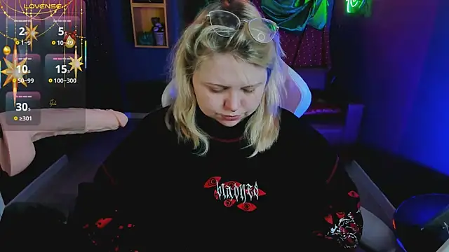 Snapshot of Yoki_Shizuko chatting on January 8, 6:48 am Yoki Shizuko online show from January 8, 6:48 am