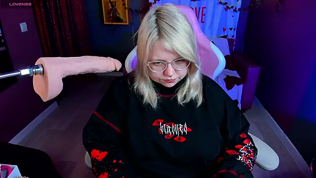 Snapshot of Yoki_Shizuko chatting on February 12, 6:41 am Yoki Shizuko online show from February 12, 6:41 am