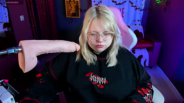 Snapshot of Yoki_Shizuko chatting on February 16, 6:31 am Yoki Shizuko online show from February 16, 6:31 am