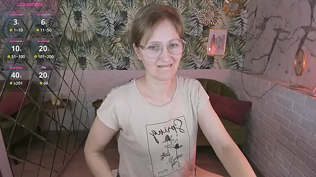 Paris Cherry online show from December 13, 8:25 pm