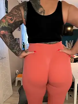 Snapshot of missjenn_x chatting on September 10, 7:30 am missjenn x online show from September 10, 7:30 am