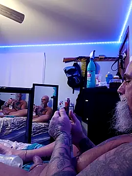 Snapshot of EdgarAlenPole chatting on February 13, 7:48 am EdgarAlenPole online show from February 13, 7:48 am