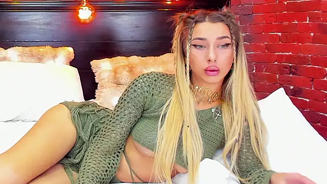 ChristynaRoss online show from February 1, 8:40 pm