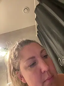 Anna Alexa online show from December 3, 8:51 pm