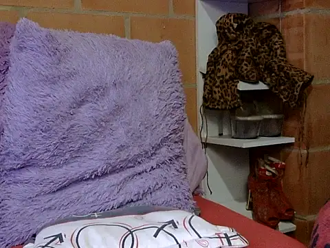 pamelasophia19 online show from November 1, 12:01 am