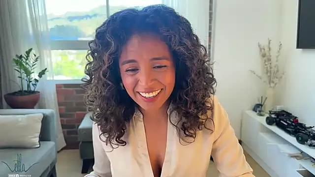 Snapshot of illaroom chatting on January 23, 8:13 pm illaroom online show from January 23, 8:13 pm