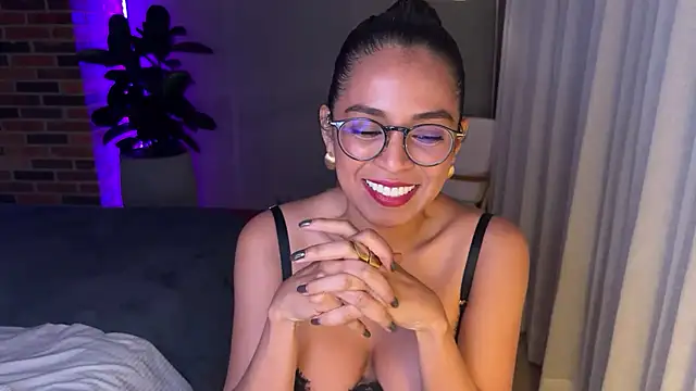 Snapshot of illaroom chatting on February 2, 1:55 am illaroom online show from February 2, 1:55 am