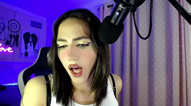 charlottesexxx online show from January 28, 2:11 am