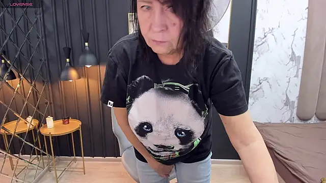 LindaPassionate online show from December 17, 5:29 am