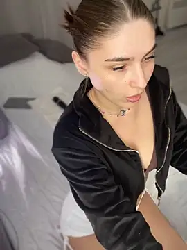 Snapshot of so_cutes chatting on February 25, 10:26 am so cutes online show from February 25, 10:26 am