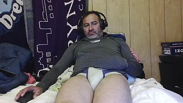 Snapshot of dantehot2020 chatting on February 7, 1:53 am dantehot2020 online show from February 7, 1:53 am