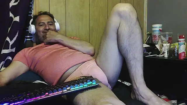 Snapshot of dantehot2020 chatting on February 22, 12:01 am dantehot2020 online show from February 22, 12:01 am