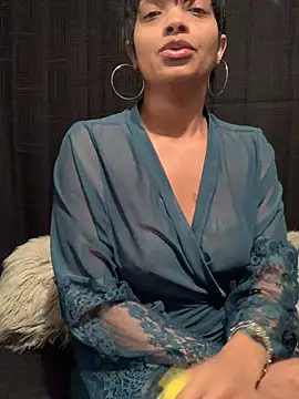 Rakiyahcharms online show from January 12, 3:14 pm