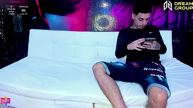 Snapshot of AmazingPartys chatting on November 9, 8:07 pm AmazingPartys online show from November 9, 8:07 pm