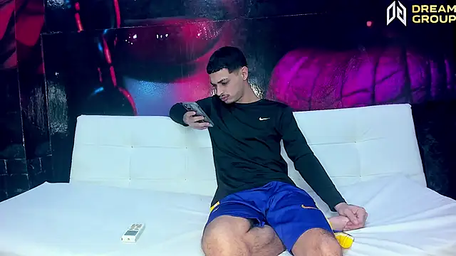 Snapshot of AmazingPartys chatting on November 17, 7:41 pm AmazingPartys online show from November 17, 7:41 pm