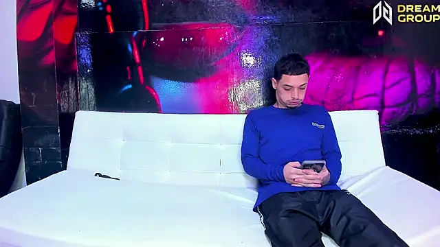 Snapshot of AmazingPartys chatting on November 27, 12:51 pm AmazingPartys online show from November 27, 12:51 pm