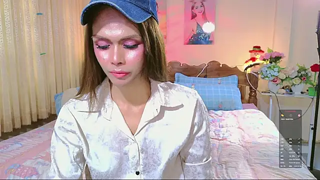 Snapshot of ribbinpink chatting on June 6, 3:22 am ribbinpink online show from June 6, 3:22 am