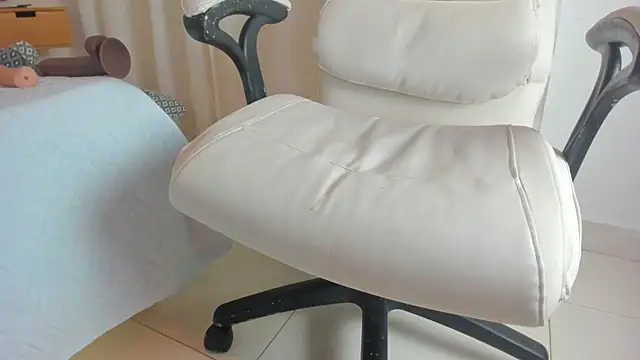 cristinapuerta  online show from December 1, 3:06 pm