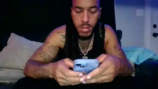 Snapshot of BigWayneBabyXXX chatting on October 19, 3:29 am BigWayneBabyXXX online show from October 19, 3:29 am