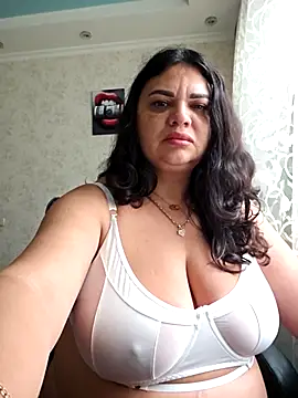 littleRikka online show from November 3, 8:04 am