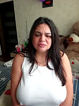 littleRikka online show from April 13, 8:09 am