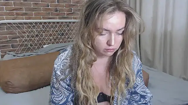 Snapshot of xxkristinaxx chatting on March 13, 6:05 am xxkristinaxx online show from March 13, 6:05 am