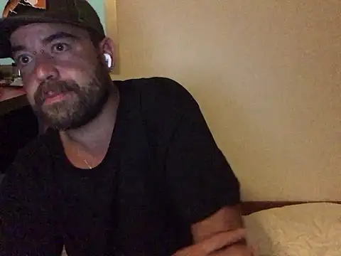 Snapshot of fuckerplayer1 chatting on December 16, 2:05 pm fuckerplayer1 online show from December 16, 2:05 pm