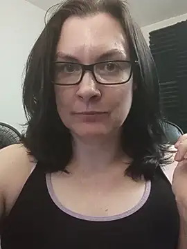 Snapshot of DesreRose chatting on May 12, 1:03 am DesreRose online show from May 12, 1:03 am
