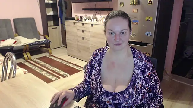 BustyLadyAlma online show from March 8, 5:17 am