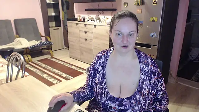 BustyLadyAlma online show from March 21, 5:21 am