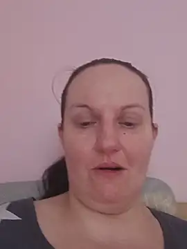 Snapshot of BustyLadyAlma chatting on June 28, 6:41 am BustyLadyAlma online show from June 28, 6:41 am