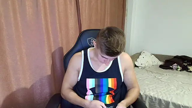 Snapshot of Todhorny9873 chatting on January 13, 4:50 am Todhorny9873 online show from January 13, 4:50 am