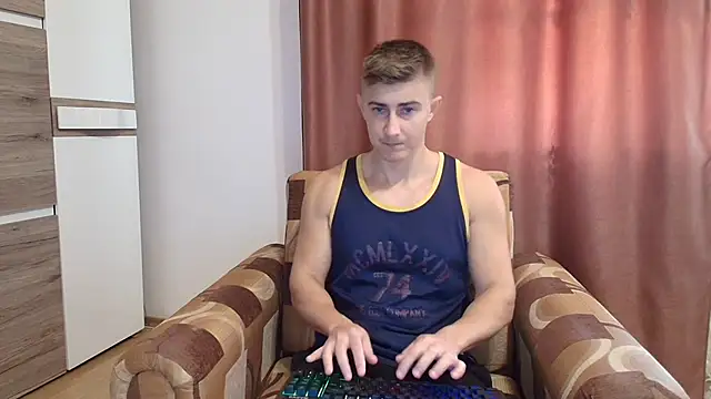 Snapshot of Todhorny9873 chatting on March 19, 6:57 am Todhorny9873 online show from March 19, 6:57 am