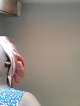 Snapshot of SWEETDOLLY29XX chatting on February 12, 6:41 am SWEETDOLLY29XX online show from February 12, 6:41 am