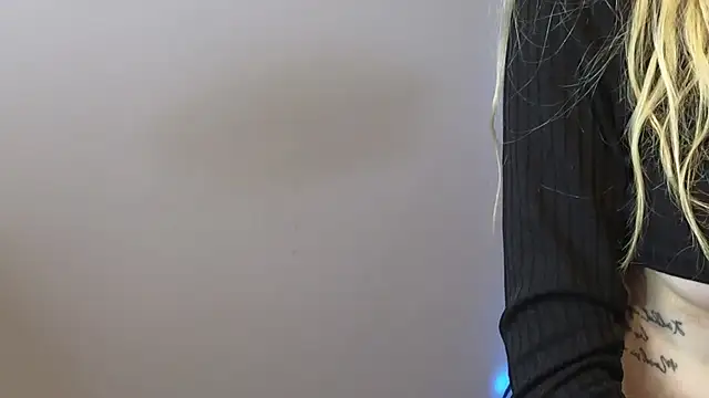 JuliaJuliette online show from October 22, 11:54 am