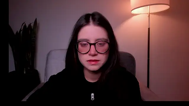 HazelKush online show from June 11, 8:40 pm