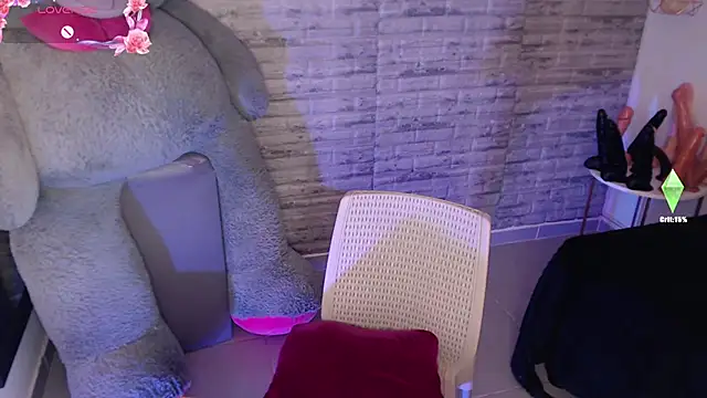 TinnaCobb online show from February 21, 11:33 am