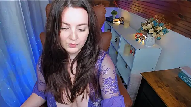 Snapshot of ErinMarshall chatting on September 18, 3:03 pm ErinMarshall online show from September 18, 3:03 pm